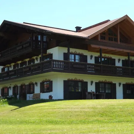 Dreigiebel Im Haus Lohrey * Reit im Winkl