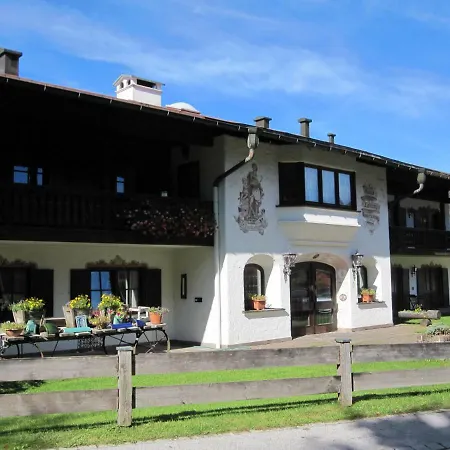 Dreigiebel Im Haus Lohrey Apartment Reit im Winkl