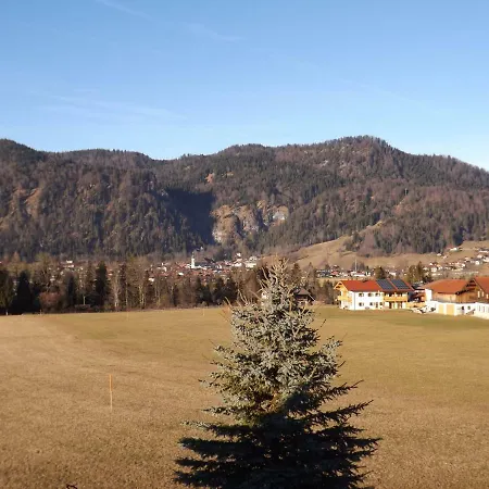 Dreigiebel Im Haus Lohrey Apartment Reit im Winkl
