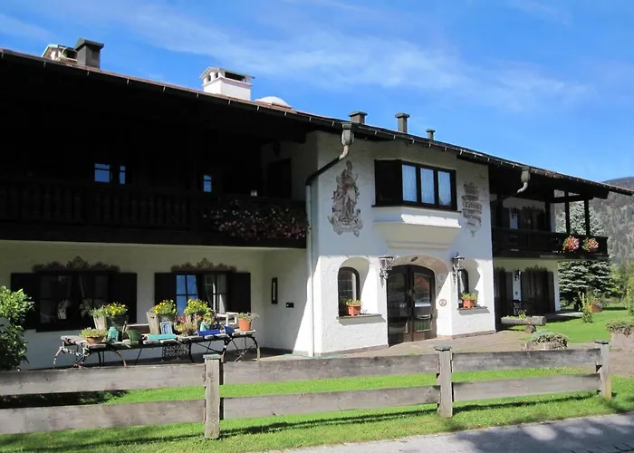Dreigiebel Im Haus Lohrey Apartment Reit im Winkl