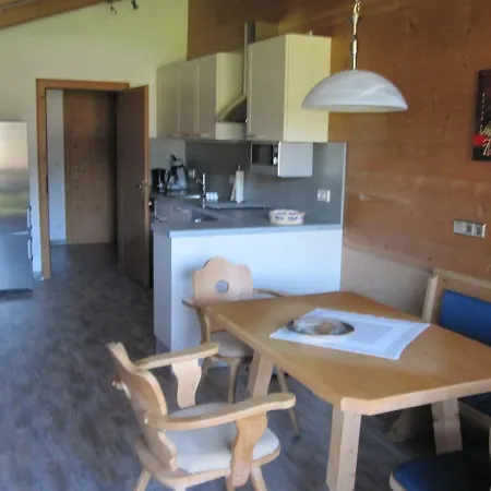 Dreigiebel Im Haus Lohrey Apartment Reit im Winkl